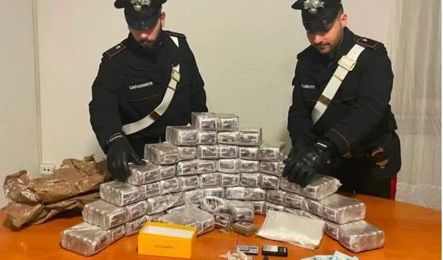 Arrestohet i riu shqiptar në Itali, policia i sekuestron 30 kg drogë
