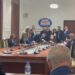 Bushka s’i jep fjalën Berishës, Noka shkul mikrofonat