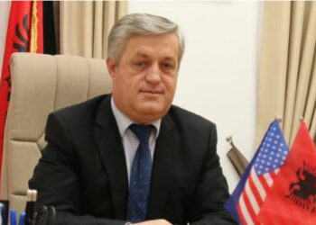 Rrumbullaku i çon me postë vendimin e GJKKO, reagimi epik nga PD