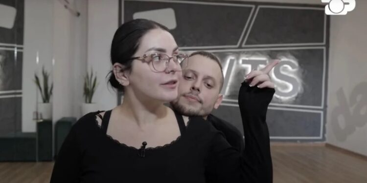 “Kur do të martohesh?”/ Fifi dhe Graciano ngacmime me njëri-tjetrin