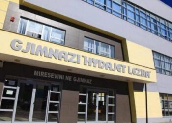 Ekskluzive/ Mësohet debati midis nxënësit dhe mësueses që goditi me karrige, i përmendi babin e vdekur