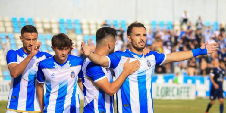 Hasani nuk i mjafton Tiranës, Dinamo City reziston me 10 lojtarë në derbi