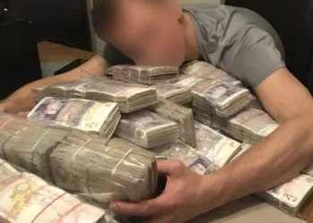 ‘Jam në ditët e fundit. Dua të dhuroj 720 mijë euro’! Vlonjati bie pre e mashtrimit, paguan 20 mijë euro