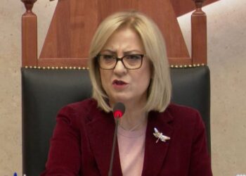 73 deputetë prezentë, Lindita Nikollës i dalin 83 vota