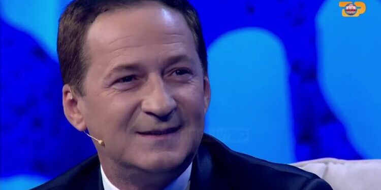 “Thatë që jam plakur”, Arjan Konomi bën ndryshimin drastik në pamje