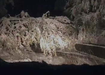 “Horror”/ Rrugët e bllokuara në Dibër, qytetarët në mëshirë të fatit (VIDEO)