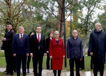 Rama-Veliaj, rivaliteti për festën e Pavarësisë 