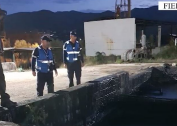 Fier – Vetëvritet pranë banesës së tij 27-vjeçari