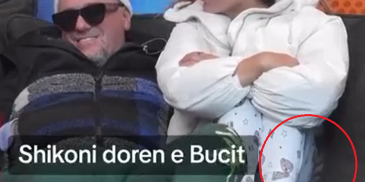 VIDEO/ Buci i ‘fut’ duart me ‘stil’ Santanës, ajo nuk reagon