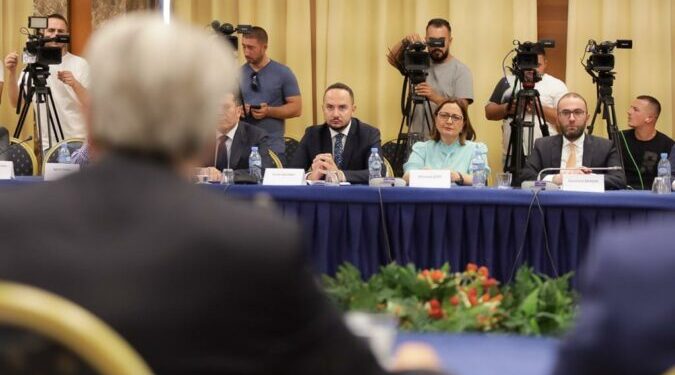 Salianji kërkon protesta, ‘pioneri’ Shehu njeh Berishën si autoritet/ Porosia për të “mbrojtur” Bardhin