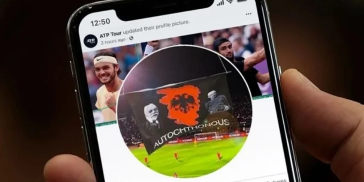 Faqja zyrtare e Federatës Botërore të Tenisit me foton e flamurit “Autochthonous”