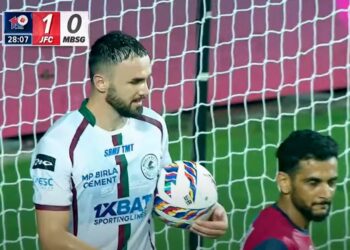 VIDEO/ Super Sadiku, sulmuesi “kuqezi” gjen rrugën drejt rrjetës në Indi