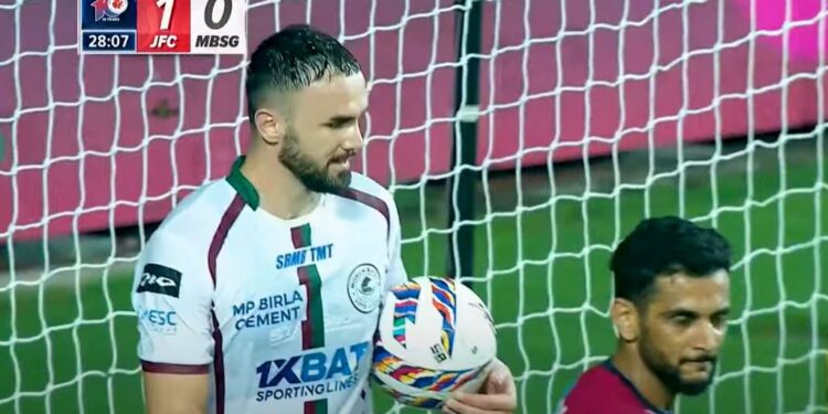 VIDEO/ Super Sadiku, sulmuesi “kuqezi” gjen rrugën drejt rrjetës në Indi
