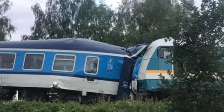 Itali/ Përplasen dy trena, 17 të plagosur