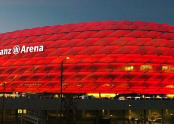 FOTO/ I mbushur me dëborë, “Allianz Arena” si kurrë më parë! Anulohet ndeshja e Bayern-it