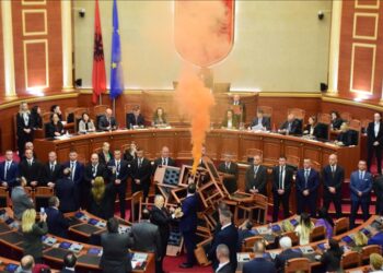Miratohet sot nen për nen buxheti, opozita paralajmëron sërish rrëmujë, çfarë pritet të ndodhë në Kuvend. Berisha, Bardhi dhe 4 të tjerë të përjashtuar