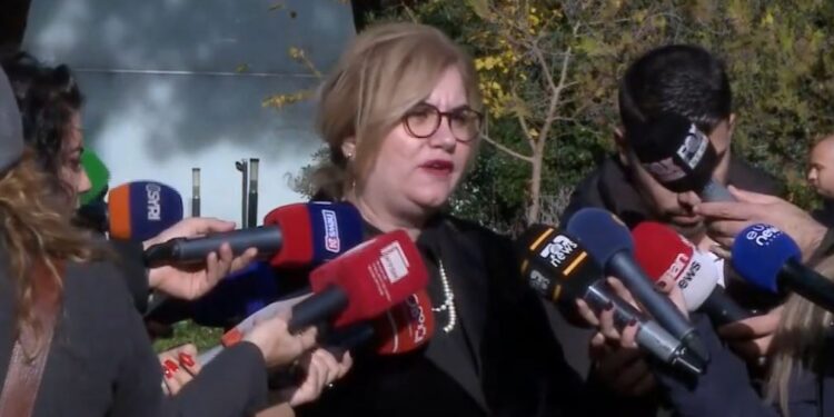 “3 mijë gra me kancer do të enden rrugëve”, deputetja Gjergji: Mazhoranca miratoi 50 milionë euro koncesione në shëndetësisë, vetëm 6 milionë për këtë kategori