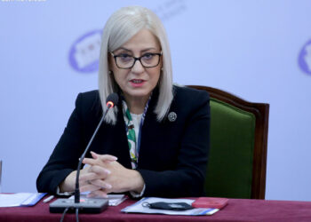“Kabineti po shfrytëzon krizën e re mes mazhorancës dhe opozitës”, BIRN: Nikolla paralajmëron mbajtjen pa afat në sirtar të ‘mandatit të Xhaçkës’