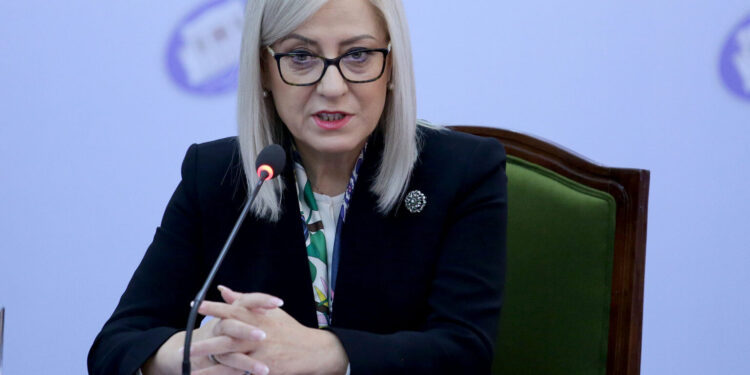 “Kabineti po shfrytëzon krizën e re mes mazhorancës dhe opozitës”, BIRN: Nikolla paralajmëron mbajtjen pa afat në sirtar të ‘mandatit të Xhaçkës’