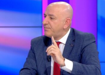 “Jemi të paktë ata ish studentë që s’na vrau ‘plumbi’ i Berishës”, Bejko: PD është monopolizuar, Basha do ta ndajë nga e shkuara