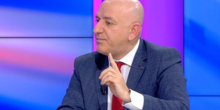 “Jemi të paktë ata ish studentë që s’na vrau ‘plumbi’ i Berishës”, Bejko: PD është monopolizuar, Basha do ta ndajë nga e shkuara