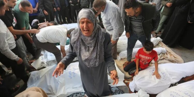 Ministria e Shëndetësisë në Gaza: Afro 18 mijë palestinezë të vrarë që nga fillimi i luftës