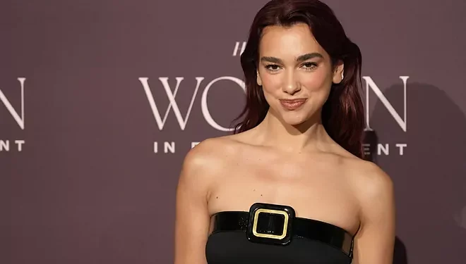 “Kam prenotuar suitën”, Dua Lipa merr ftesë publike nga futbollisti…