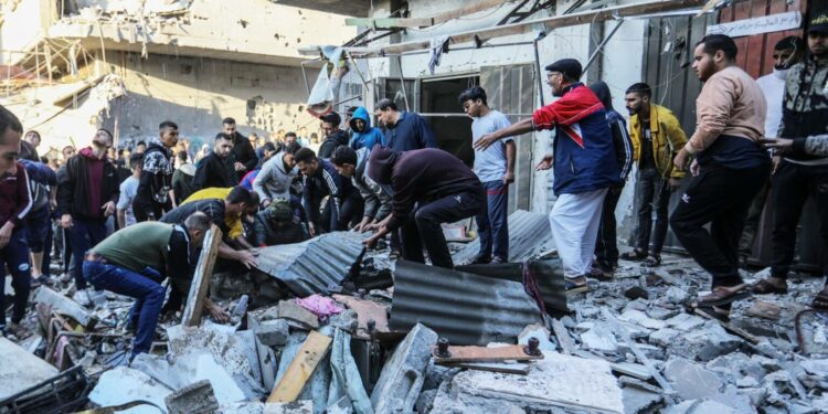 Përgjaket sërish Gaza, raportohet për 10 palestinezë të vrarë nga një sulm ajror