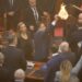 Protesta në Parlament/ Ushtarët e Ramës në Komisionin e Etikës përjashtojnë 7 deputetë të opozitës nga Parlamenti për 10 ditë