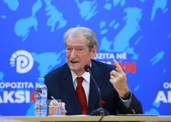 Debate me dyer të mbyllura, Berisha kërkon protestë para Kuvendit, Noka -Bardhi kundër: Do dukemi sikur e thërrasim për SPAK-un