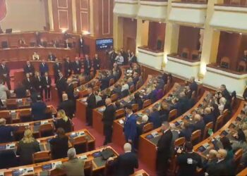 LAJM I FUNDIT/ Kaosi në Kuvend, PS kërkon përjashtimin e 3 deputetëve të PD