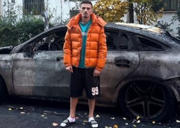FOTO/ Iu premtua 1500 euro, ky është një prej personave të përfshirë në djegien e makinës së Kozakut