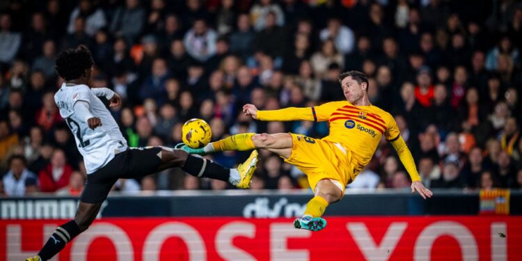 Barcelona zhgënjen sërish, barazim ndaj Valencias, Joao Felix nuk mjafton