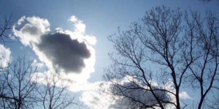 Kthjellime dhe vranësira të pakta, si do jenë temperaturat sot