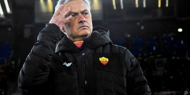 Mourinho bie përballë Motta-s, por portugezi premton besnikëri: E dua Romën, nuk iki