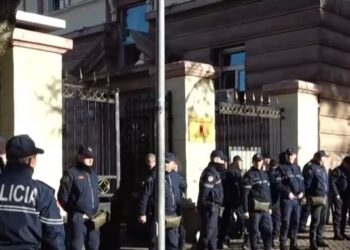 Rama blindon Kuvendin/ Berisha: Është i tmerruar, betejë pa kthim!