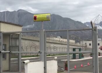 “Të vijë prokurori, do t’i tregoj të gjitha”, zbardhet dëshmia e drejtorit të burgut të Peqinit, tregon negociatat me Mjacajn: U izolua në dhomën e takimeve dhe…