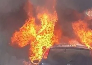 Gjendet i djegur brenda një makine një person, ja çfarë dyshon policia