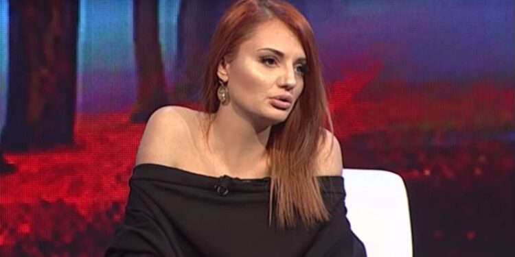 “Ma këpute shpirtin, moj mami”, Anna Lika prek me fjalët pas humbjes së nënës