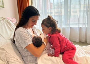 Disa muaj pasi erdhi në jetë, Eliona Pitarka zbulon për herë të parë emrin e veçantë të vajzës së saj