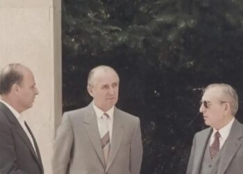 “Lleshi dhe Peçi i kërkuan Ramizit, që të përdorte forcën dhe mos ta lëshonin pushtetin pa gjak”, dëshmia e rrallë e ish-sekretarit të Alisë