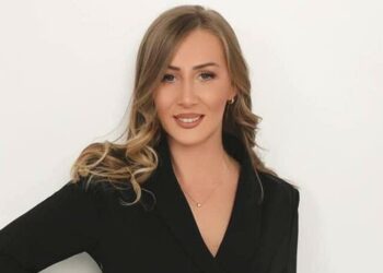 Ngjarje e rëndë në Kosovë, 34-vjeçarja hidhet nga kati i dytë i hotelit dhe humb jetën, pak kohë më parë edhe i shoqi kreu vetëvrasje