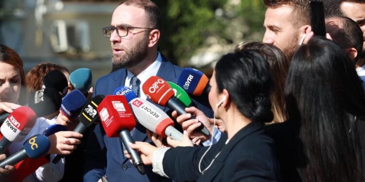Berisha vendoset në arrest shtëpiak, reagon Bardhi: Abuzimi me ligjin lë shijen e përndjekjes politike ndaj opozitës