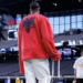 Flamuri kuqezi bëhet trend, lojtari i NFL shfaqet në stadium me shqiponjën dykrenare