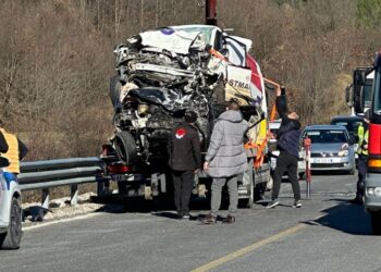FOTO/ Makina u bë shosh dhe u pre për të nxjerrë trupat, ja kush janë çifti që ndërroj jetë në rrugën e Arbërit