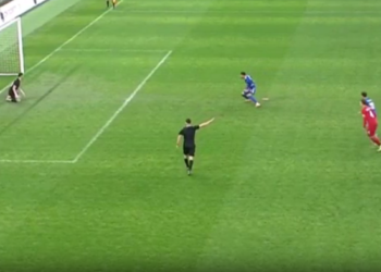 VIDEO/ Penallti për Erzenin, ja çfarë bën Qirko