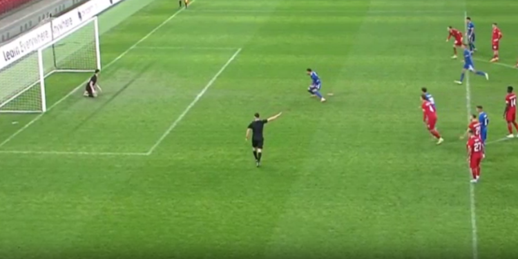VIDEO/ Penallti për Erzenin, ja çfarë bën Qirko