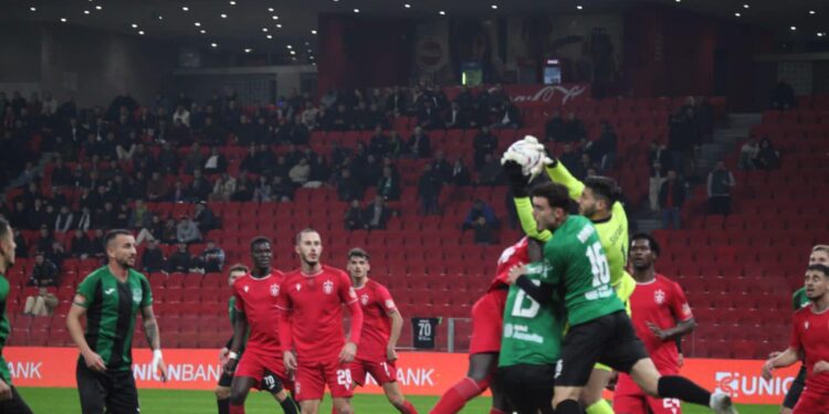 Pikante nga finalja e Superkupës/ Murataj ngacmon Mëllugjën, Partizanin e çmend… shtesa