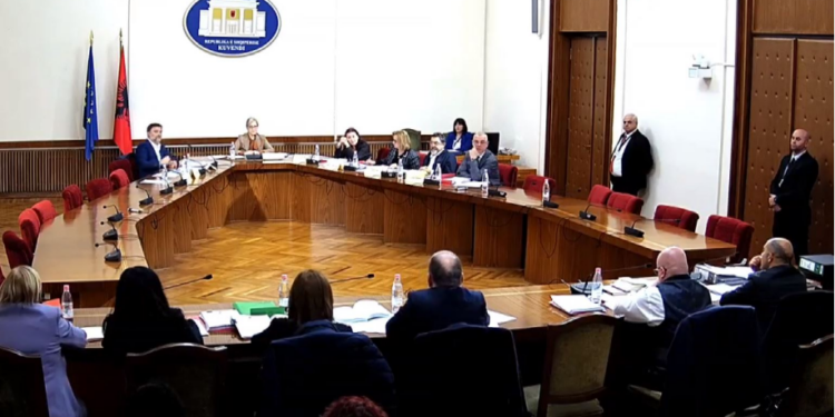 Miratuan kërkesën për arrestimin e Berishës, ja ç’përmban raporti i PS dhe Alibeajt