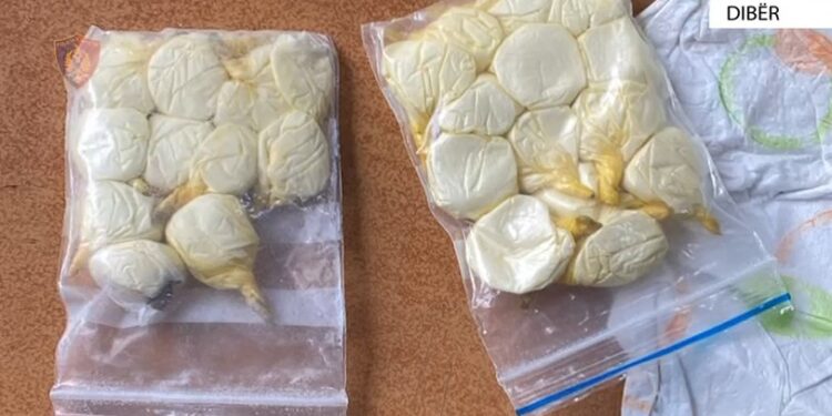 Shpërndante drogë në gjimnaze, arrestohet 59-vjeçari
